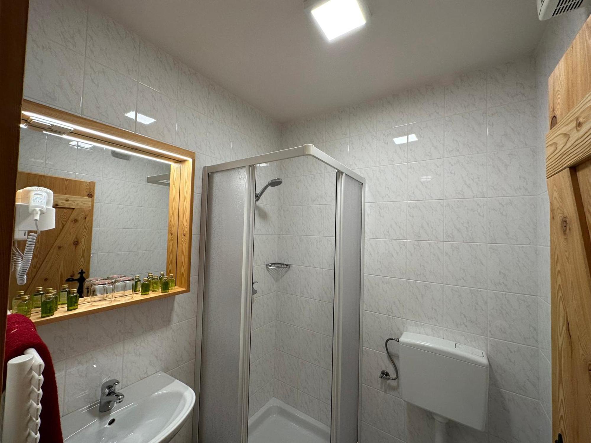 Hotel Surc Kranjska Gora Luaran gambar