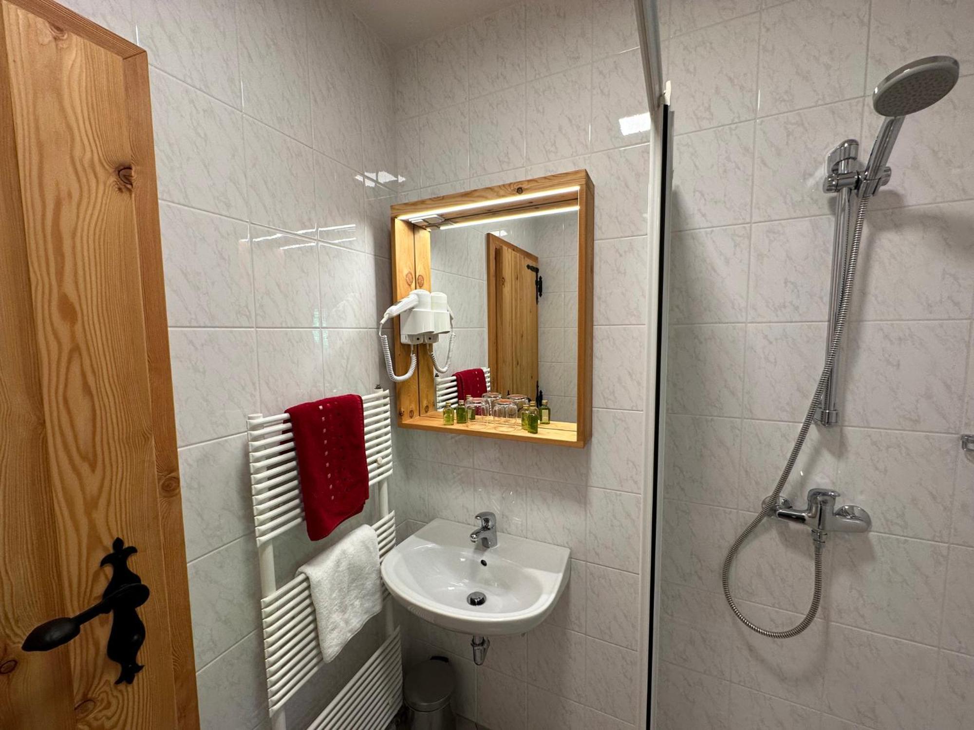Hotel Surc Kranjska Gora Luaran gambar