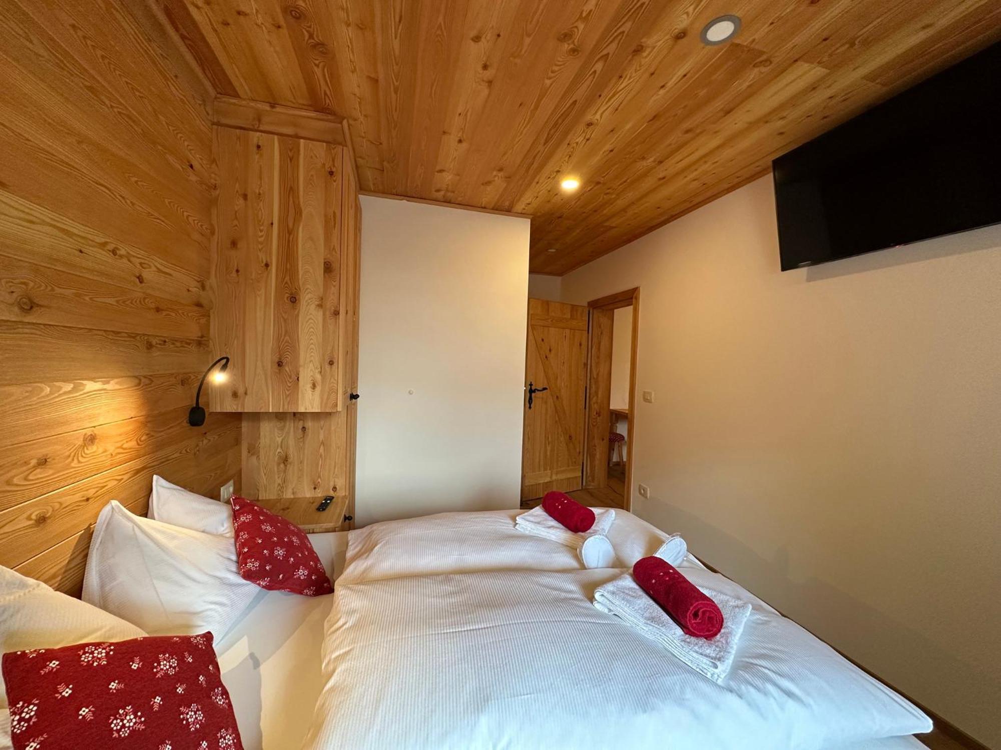 Hotel Surc Kranjska Gora Luaran gambar