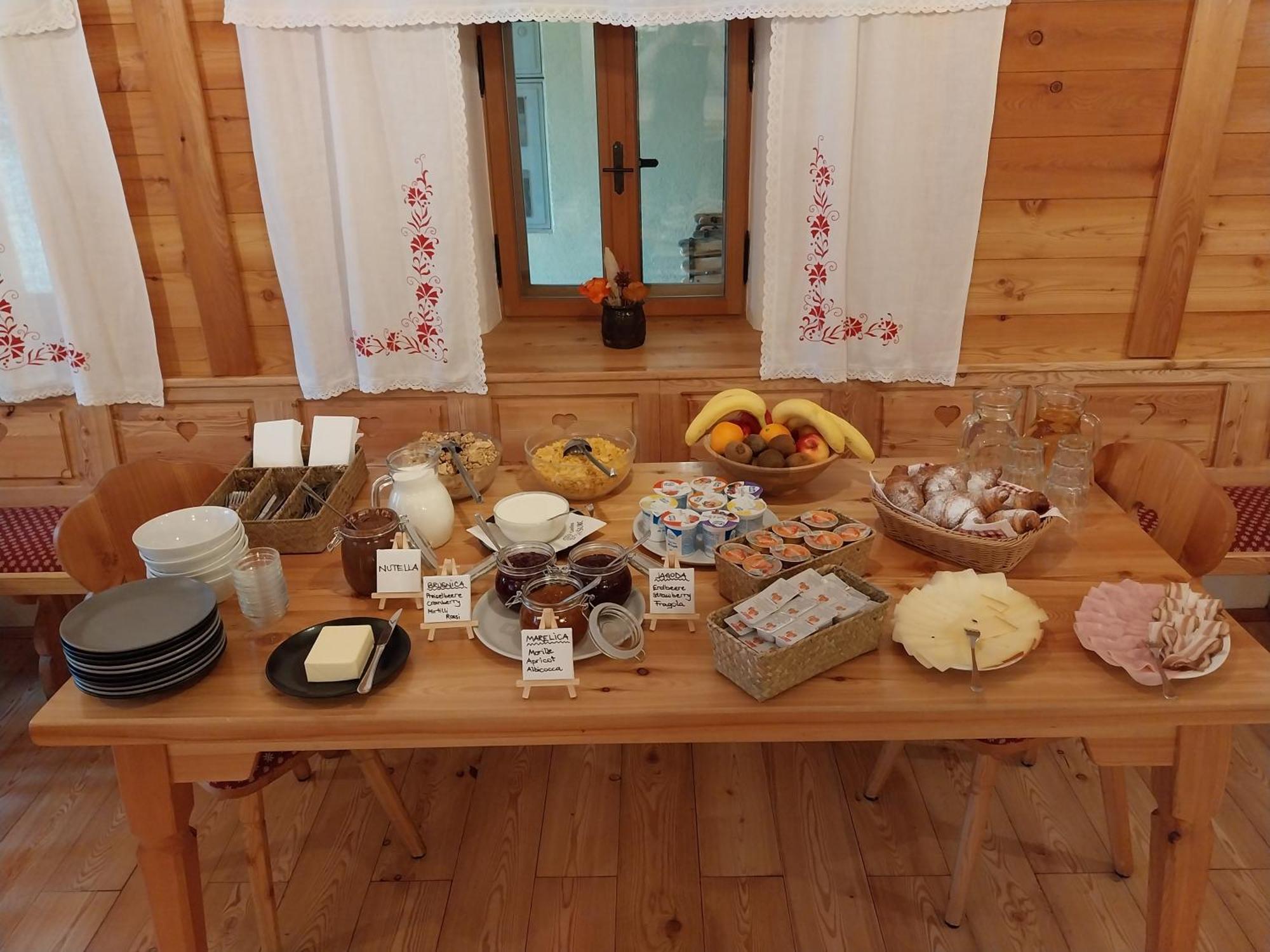 Hotel Surc Kranjska Gora Luaran gambar