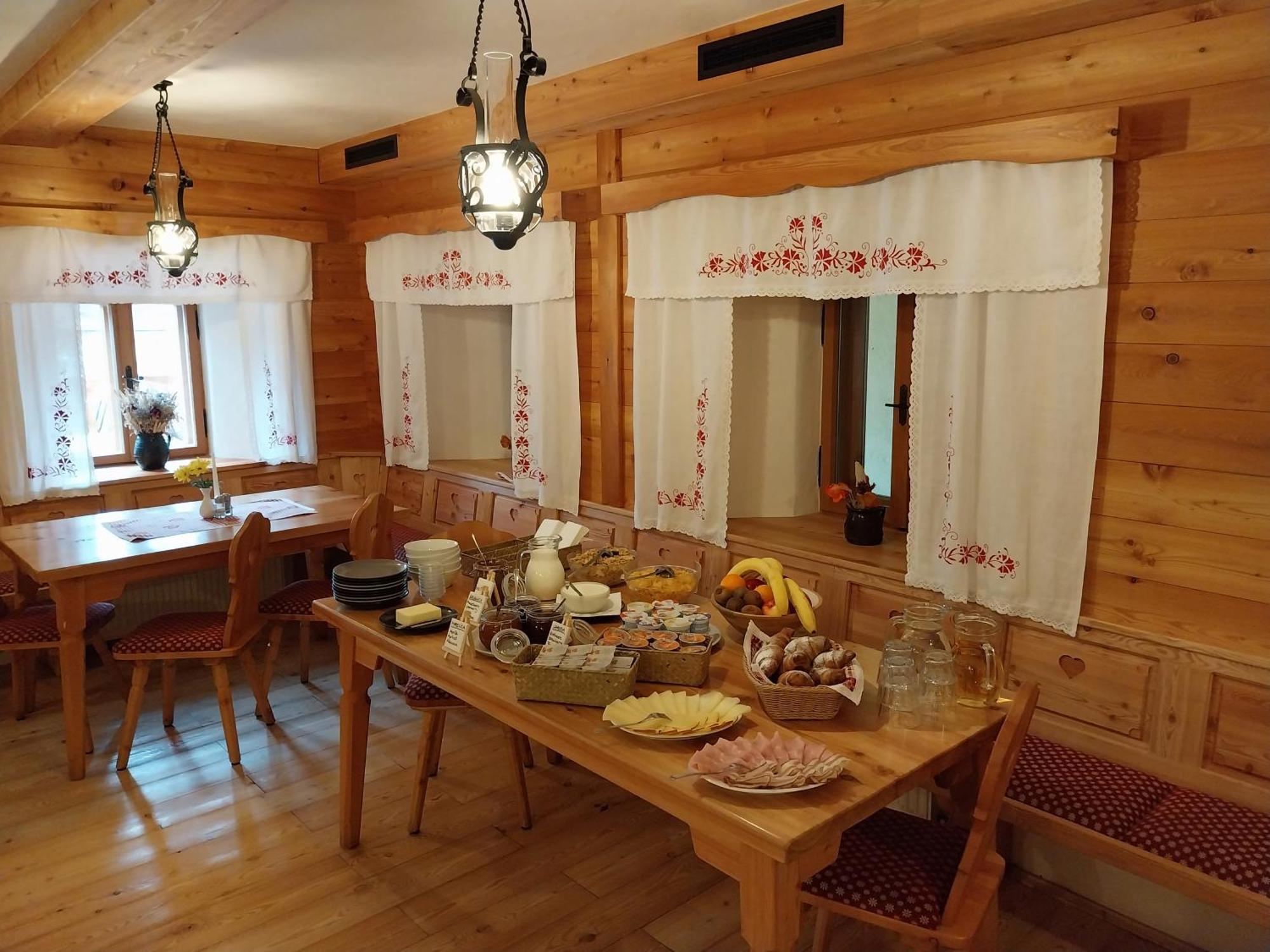 Hotel Surc Kranjska Gora Luaran gambar