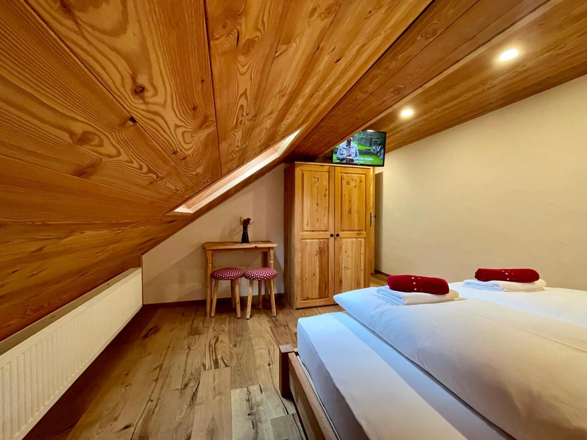 Hotel Surc Kranjska Gora Luaran gambar