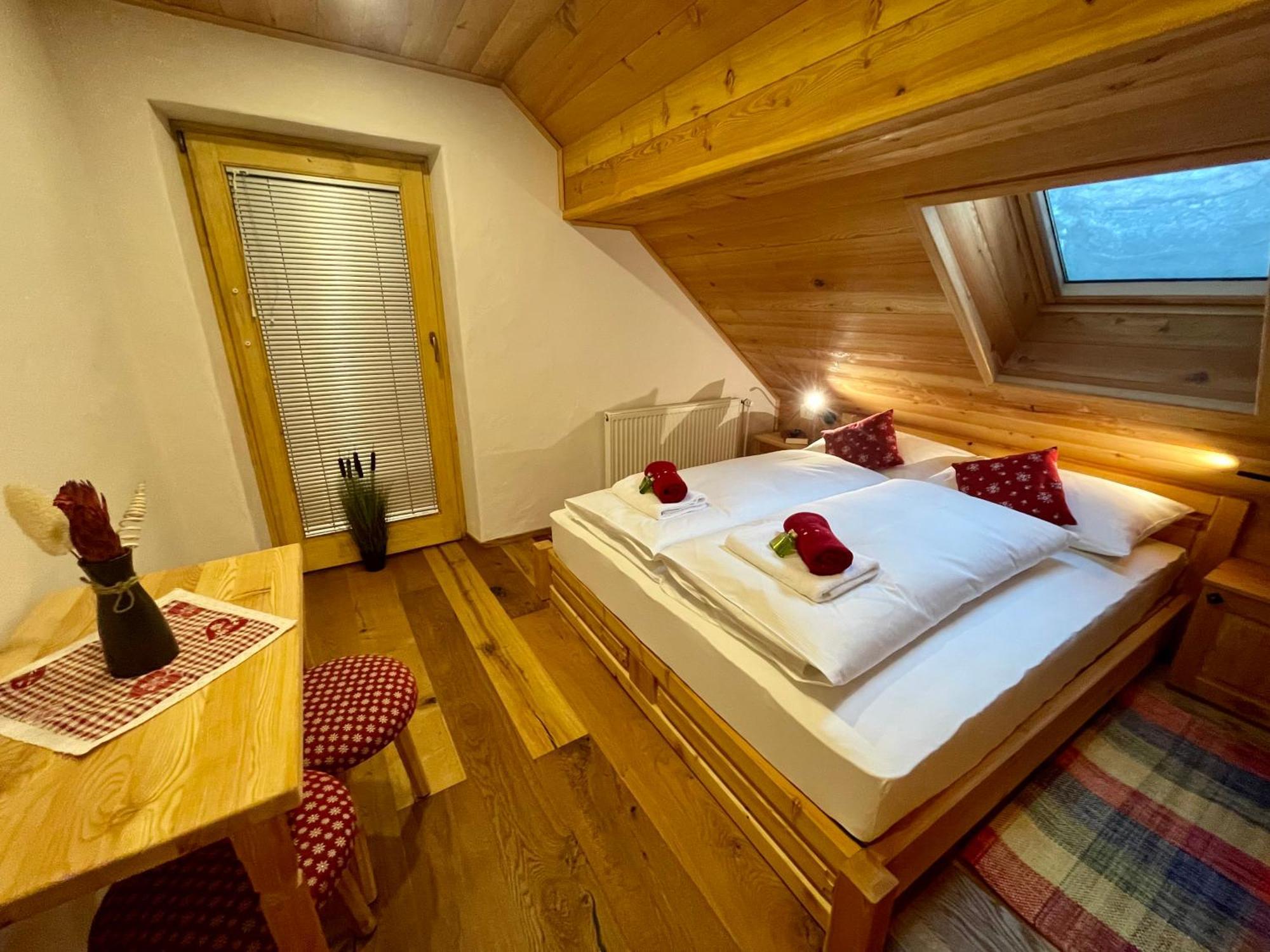 Hotel Surc Kranjska Gora Luaran gambar