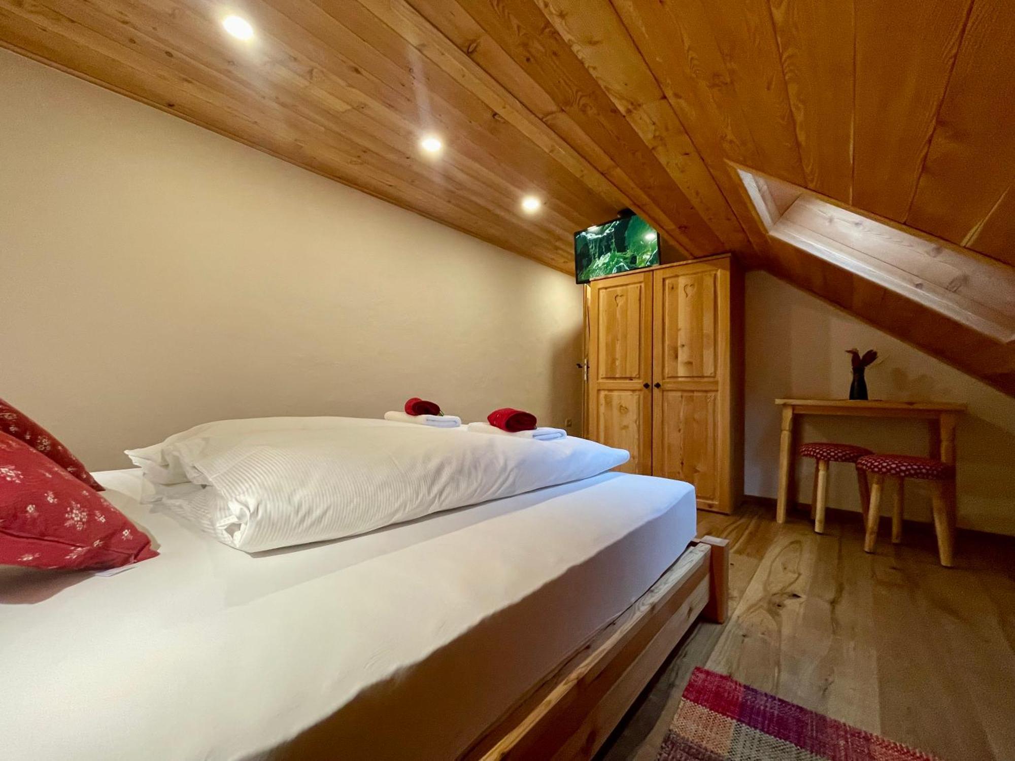 Hotel Surc Kranjska Gora Luaran gambar
