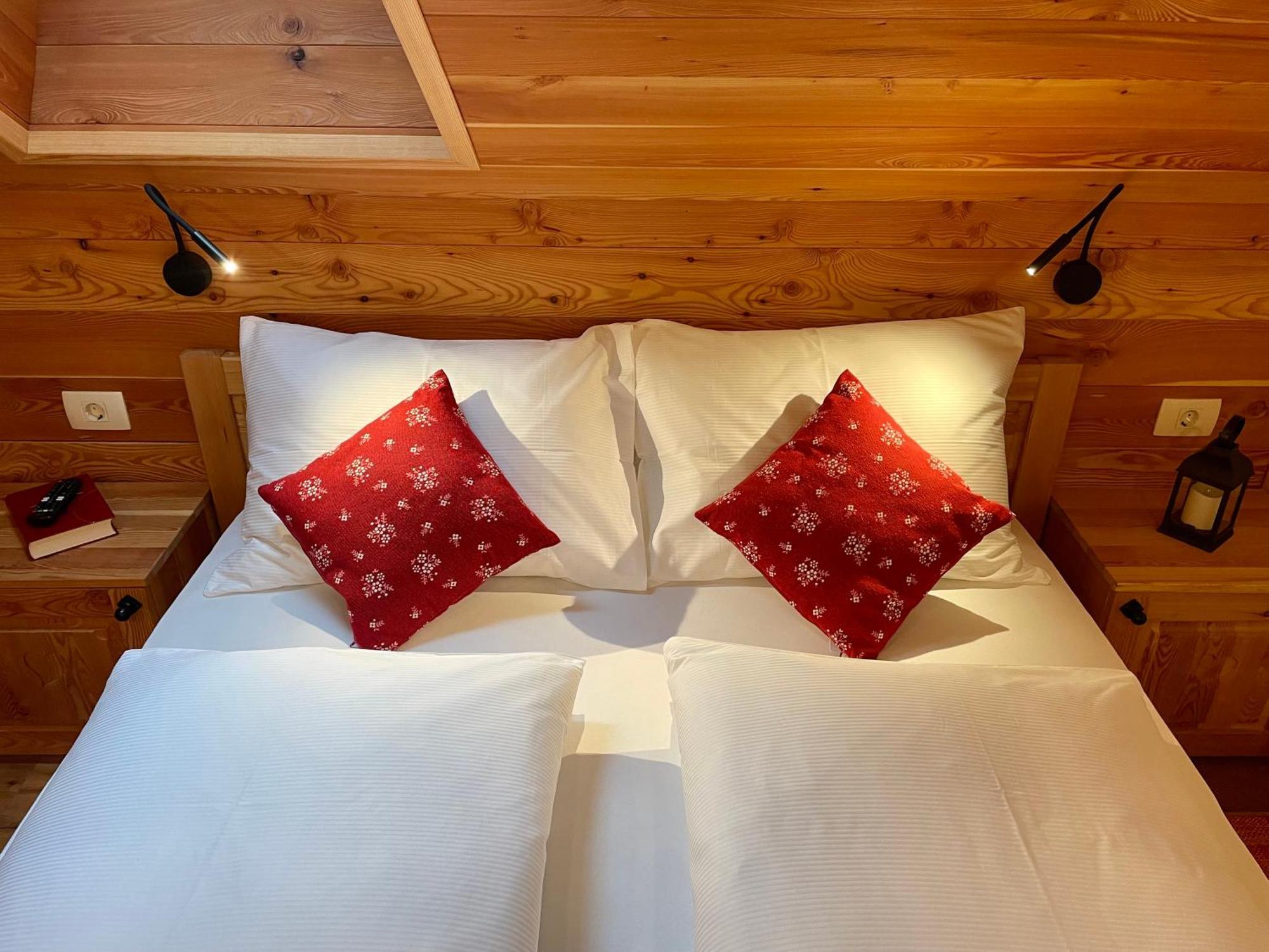 Hotel Surc Kranjska Gora Luaran gambar
