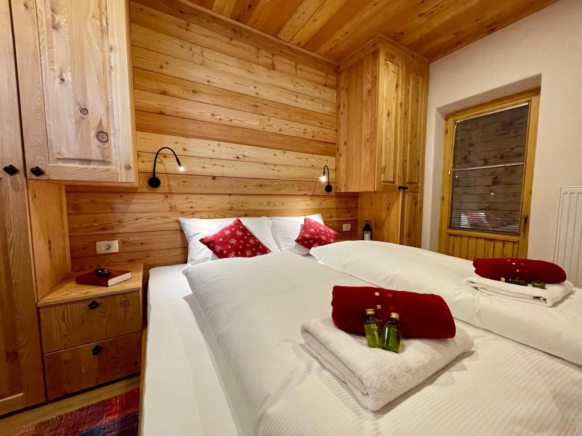 Hotel Surc Kranjska Gora Luaran gambar