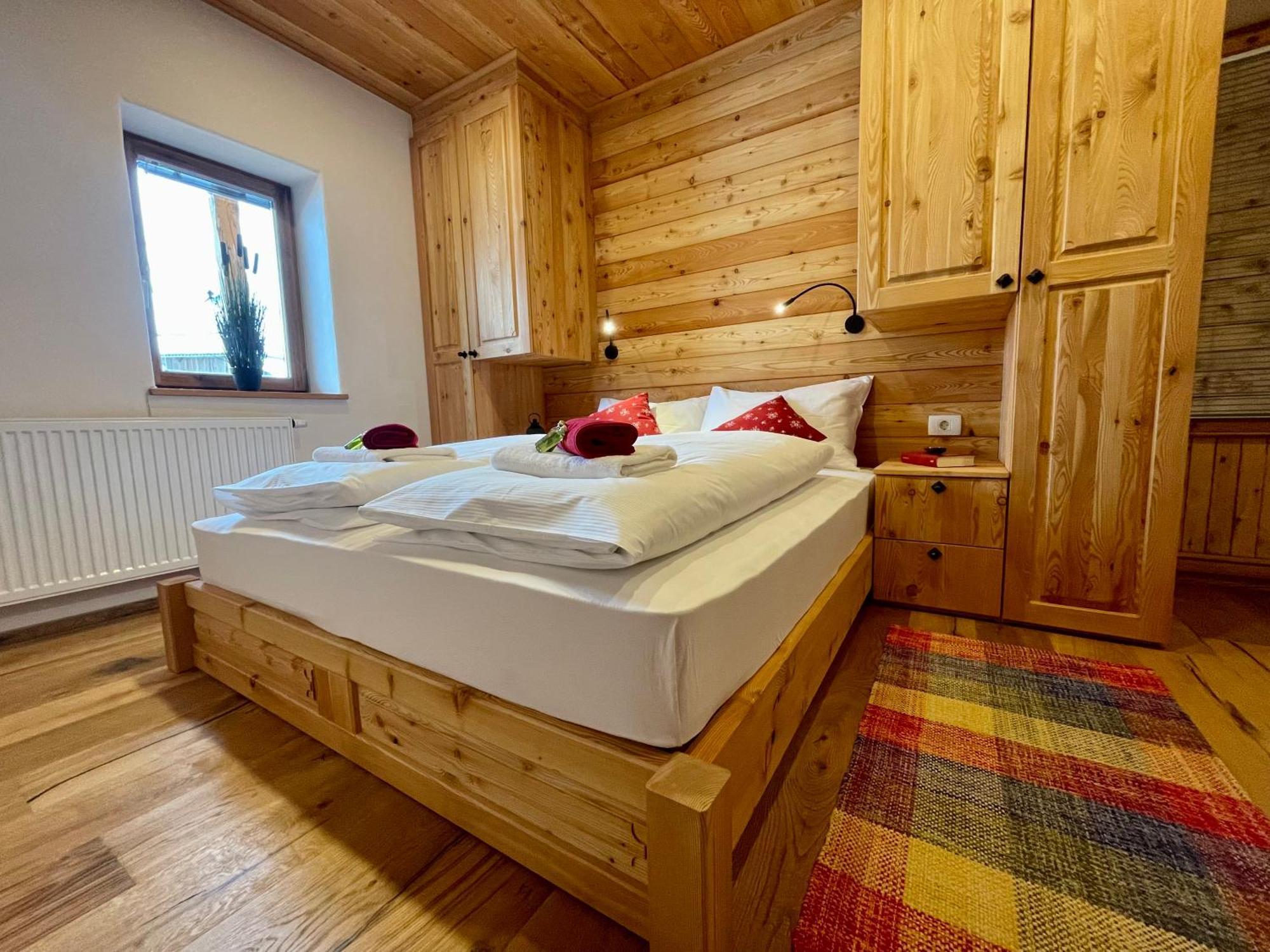 Hotel Surc Kranjska Gora Bilik gambar